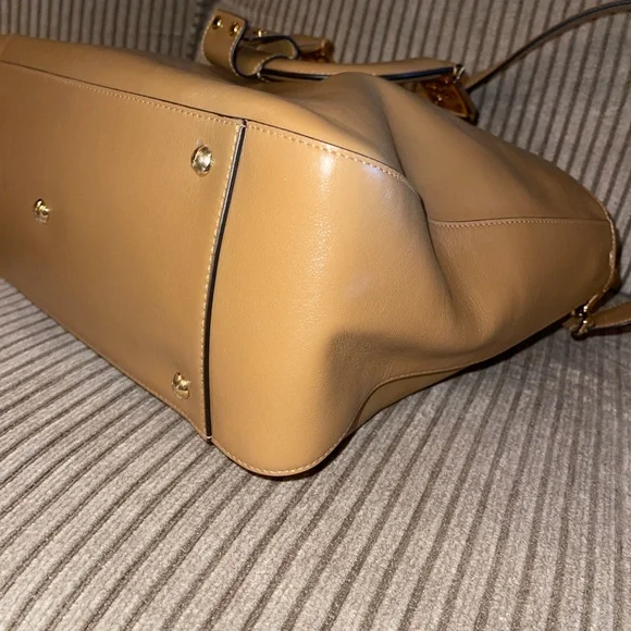 Authentic FENDI Vitello Glacier Medium FF Tote in Nocciola🤩 EXCELLENT CONDITION - Picture 5 of 7